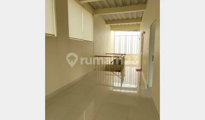 foto lainnya dijual rumah 2 lantai di