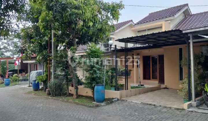 tampak depan rumah dijual 1 lantai siap