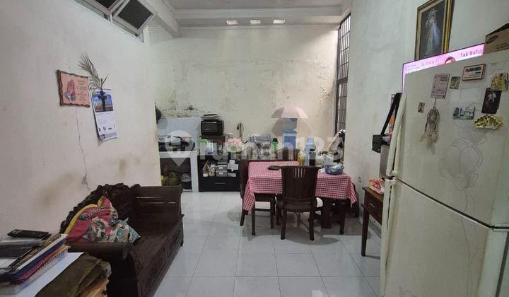 ruang makan rumah murah siap huni villa