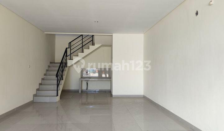 ruang tamu ruko murah bagus seperti baru