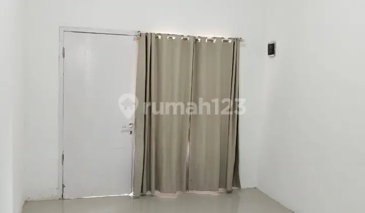 ruang tamu muraah banget.. rumah bagus di