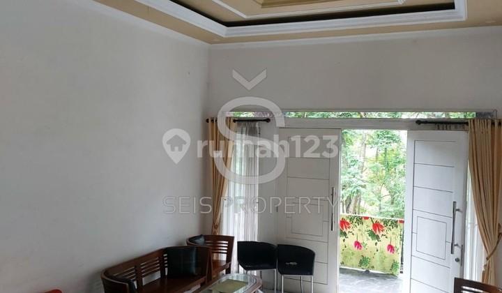 ruang tamu dijual rumah modern minimalis.di dago