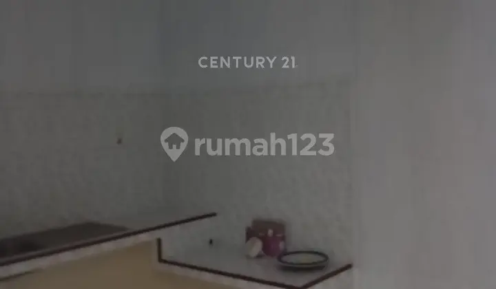 dapur rumah dekat stasiun di perumahan