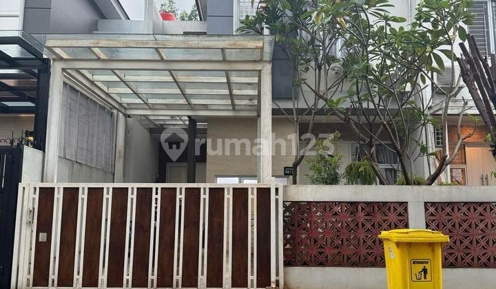 tampak depan rumah 2 lantai siap huni