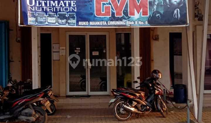 tampak depan di jual ruko 2 lantai