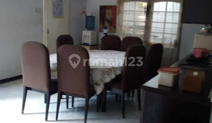 ruang makan rumah di terusan sukadamai, nyaman,