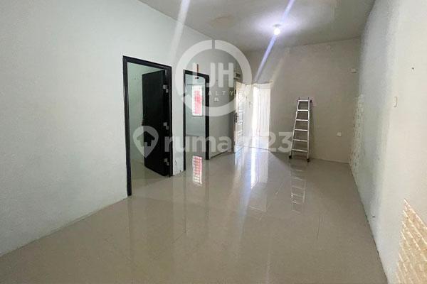 foto lainnya dijual rumah di tiban mas