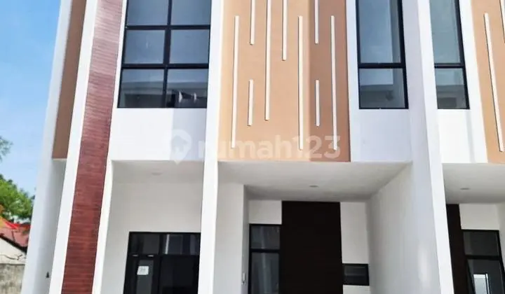 tampak depan ready stock. perumahan green park,