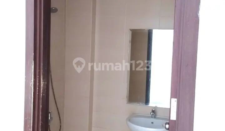 kamar mandi apartemen saveria 1 br ,