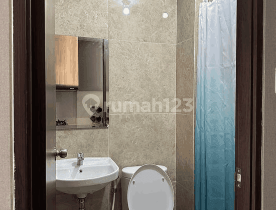 kamar mandi dijual 1 unit apartemen di