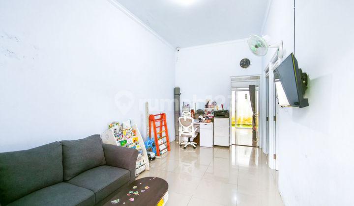 ruang tamu rumah 1 lantai siap huni