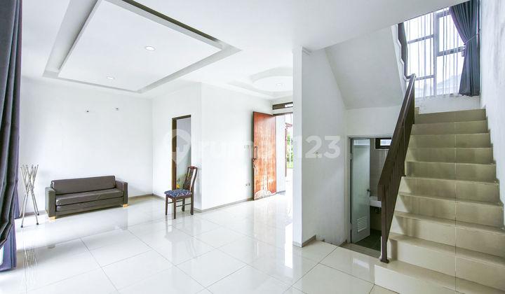 ruang tamu rumah 10 menit ke cibinong