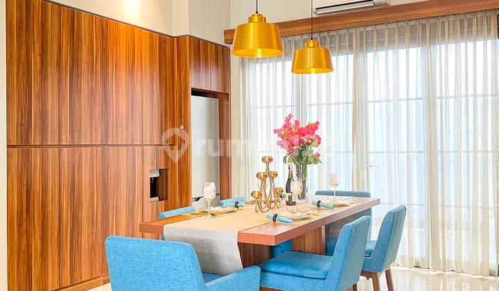 ruang makan turun harga rumah villa anggrek