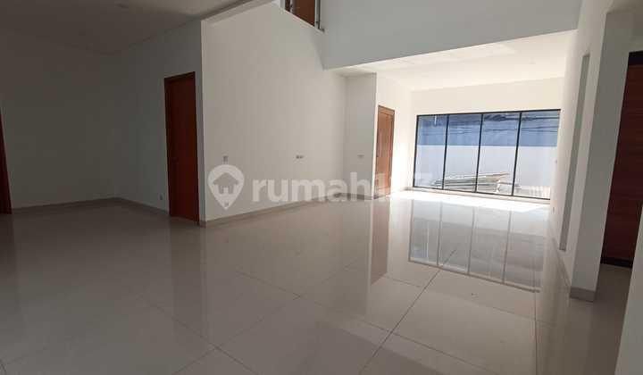 foto lainnya rumah mewah baru di komplek