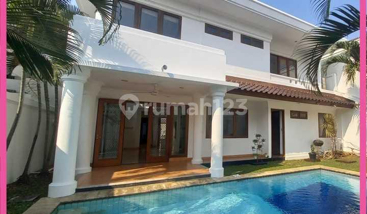 kolam renang dijual rumah mewah di villa