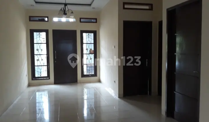 ruang keluarga dijual rumah dibawah harga pasaran