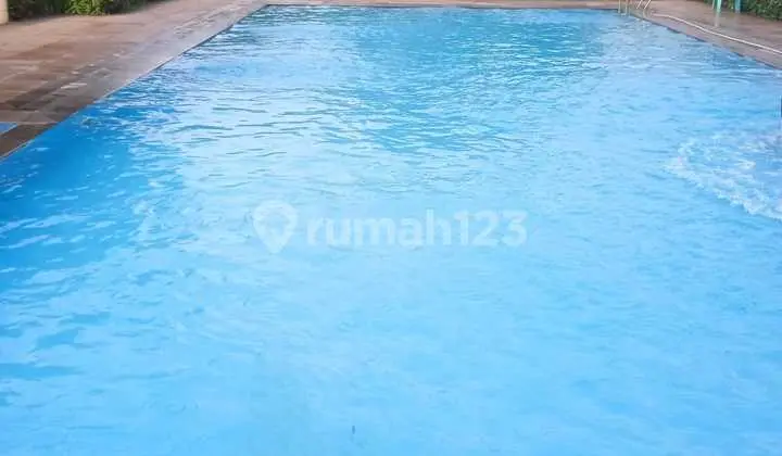 kolam renang dijual rumah di trevista residence,