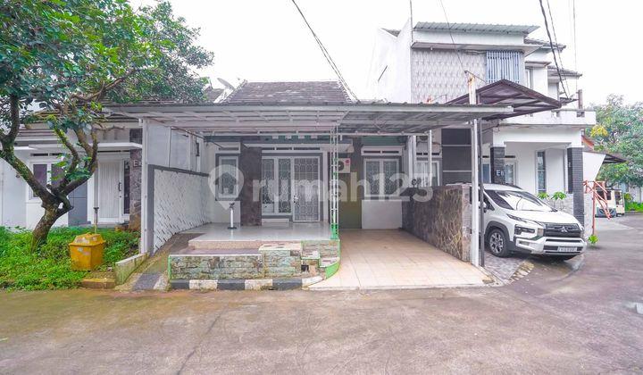 tampak depan rumah terawat 15 menit ke