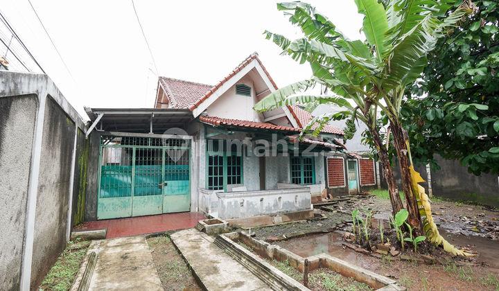 tampak depan rumah luas strategis 14 menit