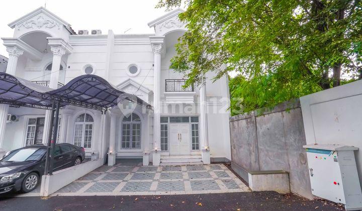 tampak depan rumah 12 menit ke mall