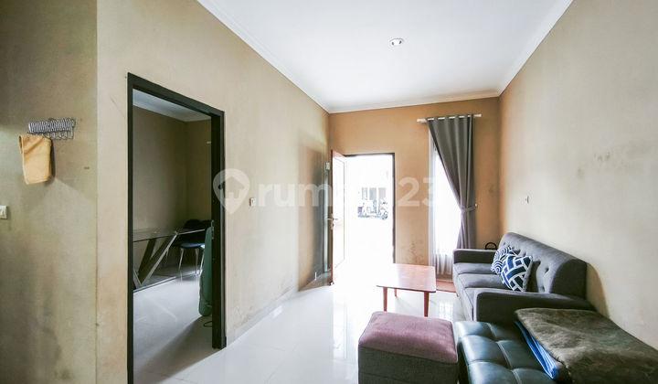 ruang tamu rumah 2 lt siap huni