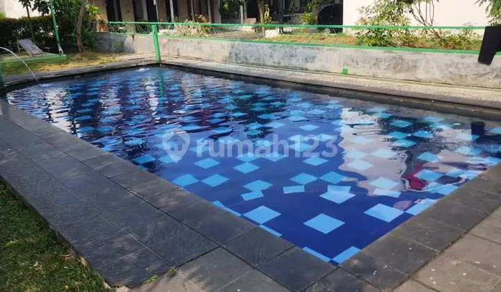 kolam renang dijual cepat rumah 2lt murah