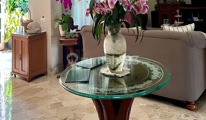 ruang keluarga dijual rumah open space 230m2