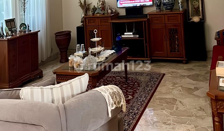 ruang keluarga dijual rumah open space 230m2