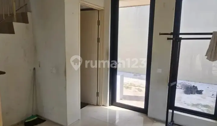 ruang keluarga rumah northwest lake park central