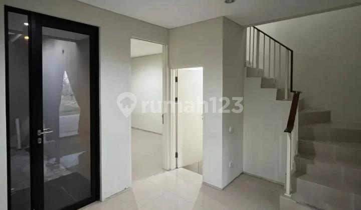 ruang keluarga rumah northwest hill lake park