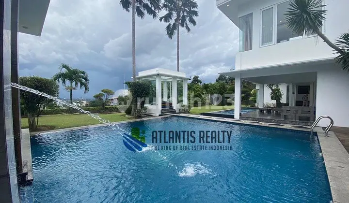 kolam renang rumah villa mewah semi furnished