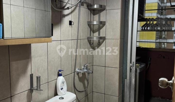 kamar mandi modernland, the golf red tower