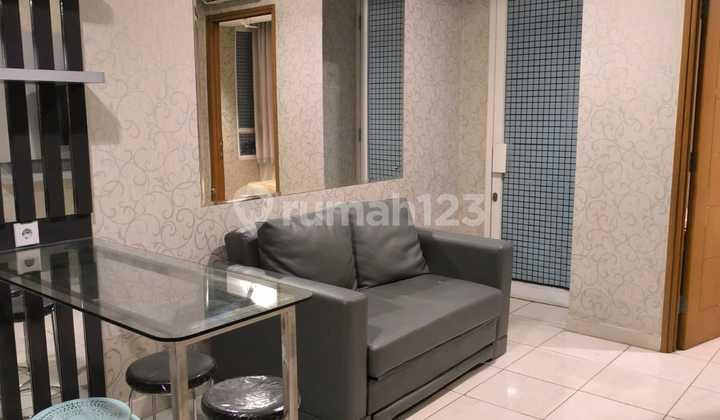 ruang keluarga apartemen cinere bellevue suites 2