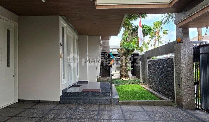 garasi/carport rumah mewah full furnish di