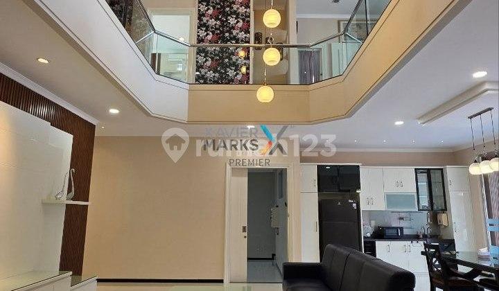 ruang keluarga rumah mewah full furnish di