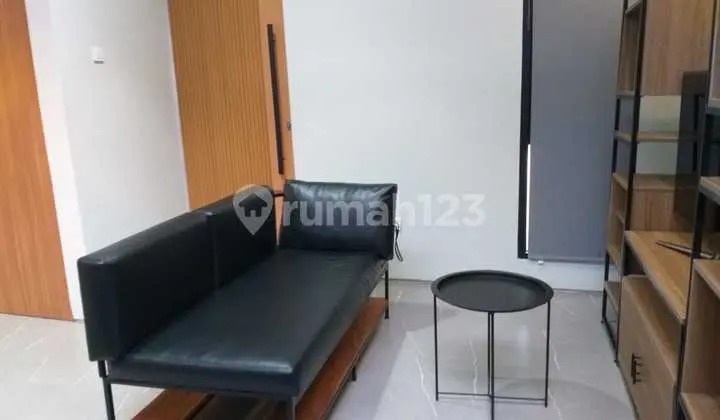 ruang keluarga rumah progress 80% di perumahan