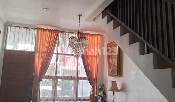 ruang tamu turun harga rumah 2 lantai