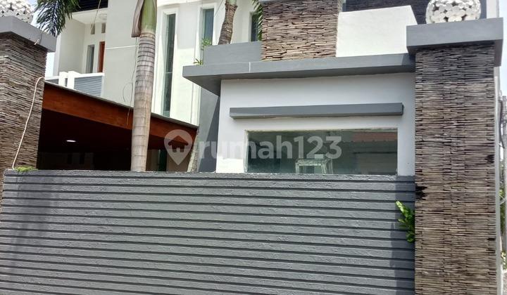 tampak depan dijual cepat rumah dibali jimbaran
