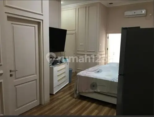kamar tidur rumah semi furnished di bukit