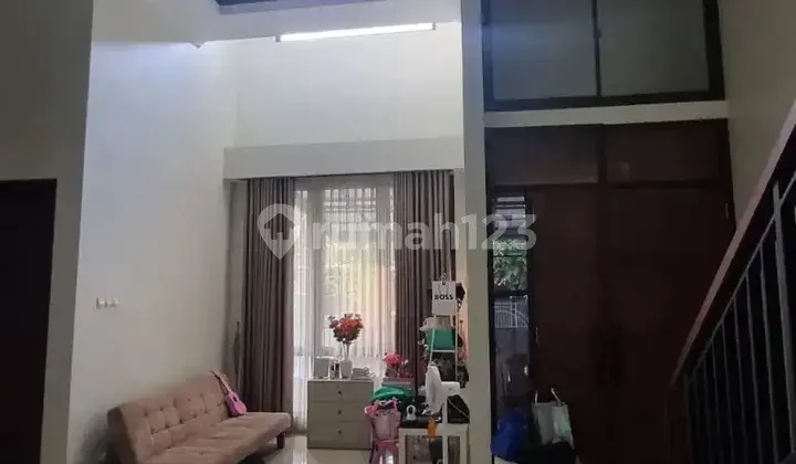 ruang tamu di jual rumah siap huni