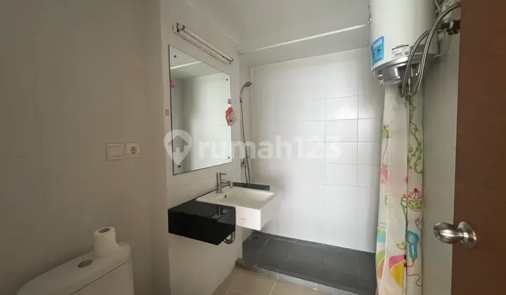 kamar mandi apartemen 2br beverly dago full