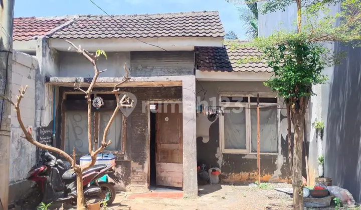 ruang tamu jual rumah murah butuh renov