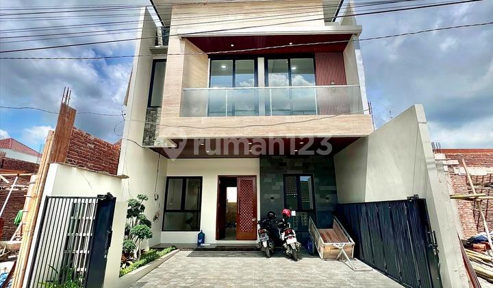 tampak depan rumah baru 2 lt. dekat