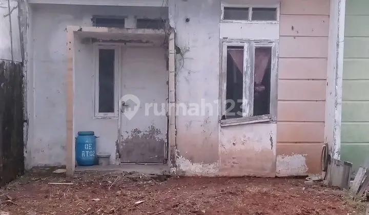 tampak depan dijual cepat rumah di perumahan