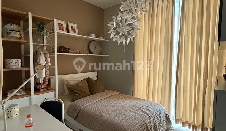 kamar tidur rumah cantik 2 lantai full