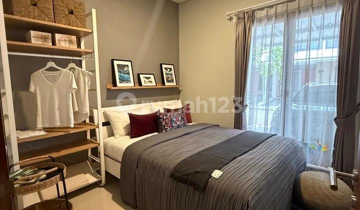 kamar tidur rumah cantik 2 lantai full