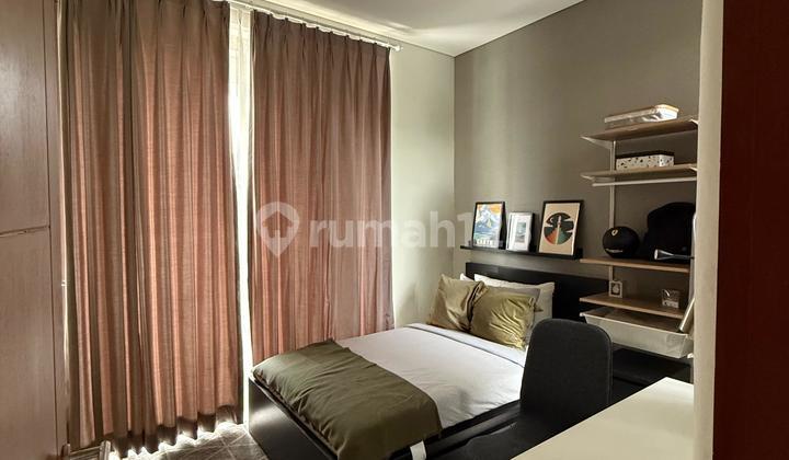 kamar tidur rumah cantik 2 lantai full