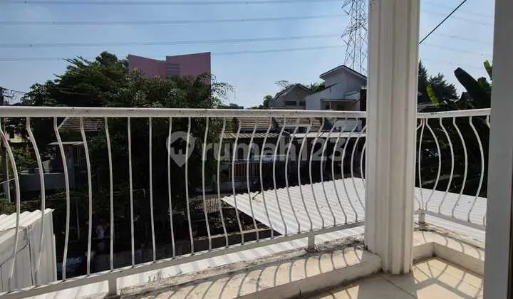 foto lainnya dijual rumah bagus, 2 lantai,