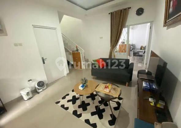 ruang tamu dijual rumah bagus, 2 lantai,