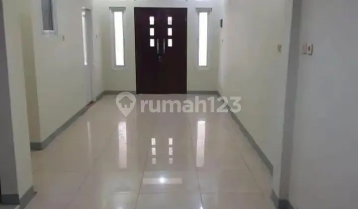 ruang tamu rumah 2 lantai,minimalis,termurah di perumahan